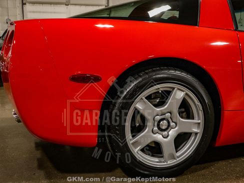 Used 1997 Chevrolet Corvette Coupe w/ Roof Pkg image 46