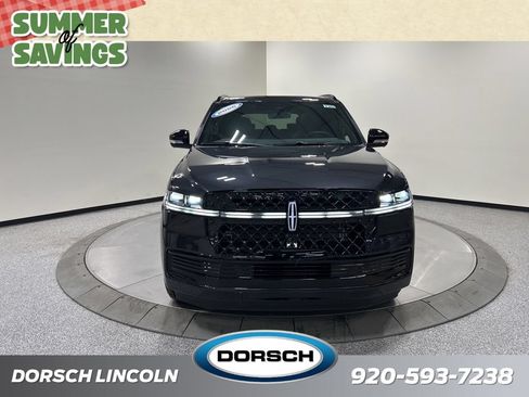 New 2026 Lincoln Navigator Reserve w/ Jet Appearance Package AWD/4WD image 2