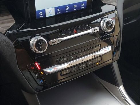 Certified 2022 Ford Explorer Limited w/ Limited Technology Package image 24