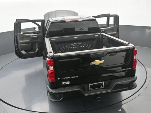 Used 2023 Chevrolet Silverado 1500 Custom image 68