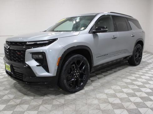 Used 2025 Chevrolet Traverse RS AWD/4WD image 8