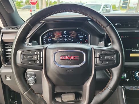 Used 2024 GMC Sierra 1500 AT4 w/ AT4 Premium Package AWD/4WD image 19
