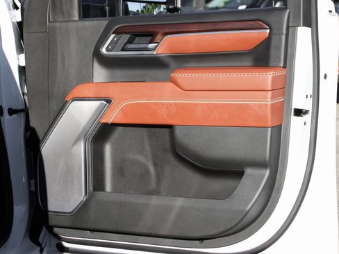 Used 2025 GMC Sierra 2500 Denali Ultimate image 52