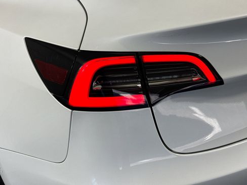 Used 2021 Tesla Model 3 Standard Range Plus image 35