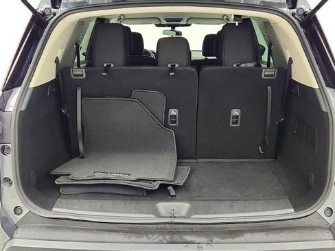 Used 2024 Nissan Pathfinder SV image 21