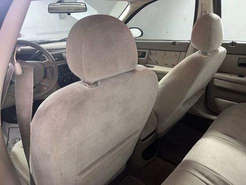 Used 2005 Ford Taurus SE image 22