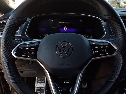 Used 2022 Volkswagen Tiguan SE R-Line image 12