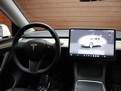 Used 2023 Tesla Model Y Long Range image 25