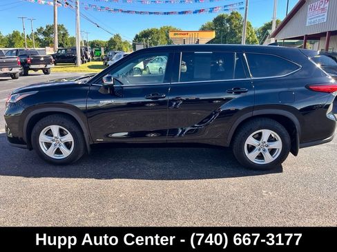 Used 2020 Toyota Highlander LE AWD/4WD image 17