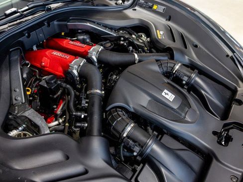 Used 2024 Ferrari Roma RWD image 24