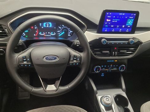 Used 2022 Ford Escape SE w/ SE Sport Appearance Package image 22