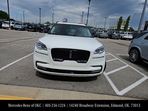 Used 2023 Lincoln Aviator Reserve w/ Equipment Group 201A AWD/4WD image 2