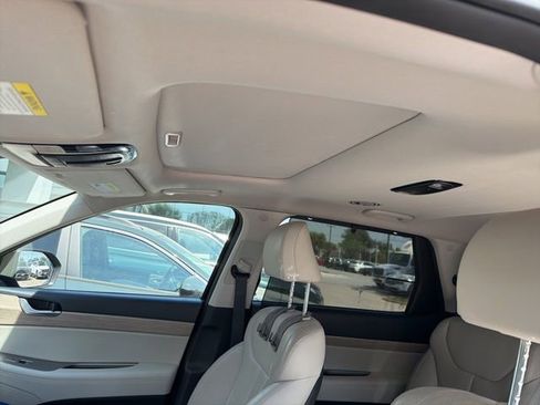 Used 2021 Hyundai Palisade SEL w/ Premium Package image 11