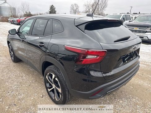 Used 2025 Chevrolet Trax RS w/ Driver Confidence Package image 3