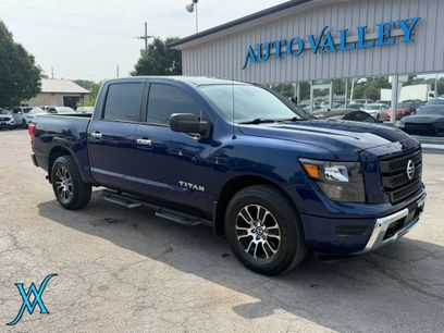 Used 2021 Nissan Titan SV w/ SV Convenience Package