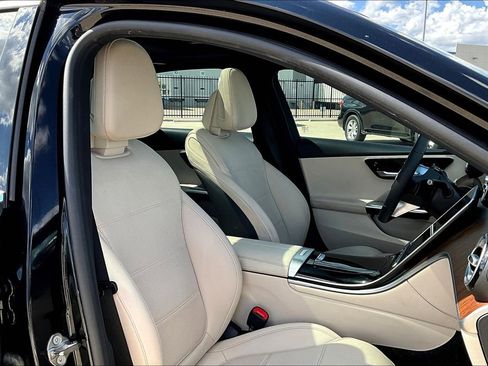 Used 2022 Mercedes-Benz C 300 Sedan image 10