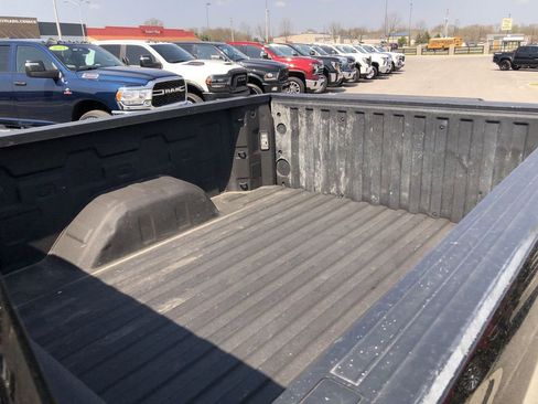 Used 2021 Chevrolet Silverado 1500 LT Trail Boss w/ Bed Protection Package AWD/4WD image 17