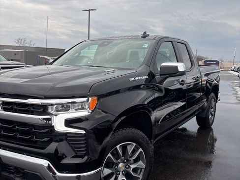 Used 2026 Chevrolet Silverado 1500 LT image 2