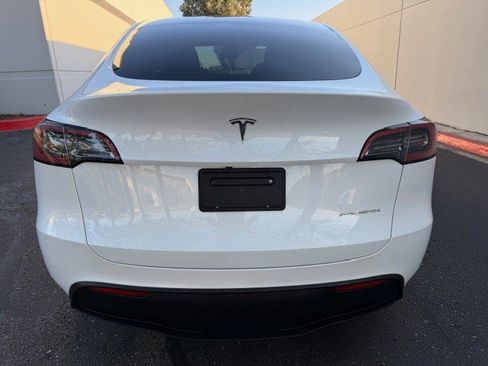 Used 2023 Tesla Model Y Long Range image 9