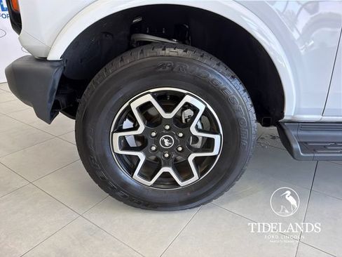 Certified 2025 Ford Bronco Outer Banks AWD/4WD image 32