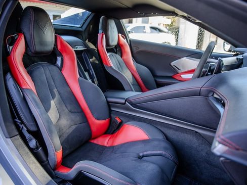 Used 2025 Chevrolet Corvette Stingray w/ Z51 Performance Package image 19