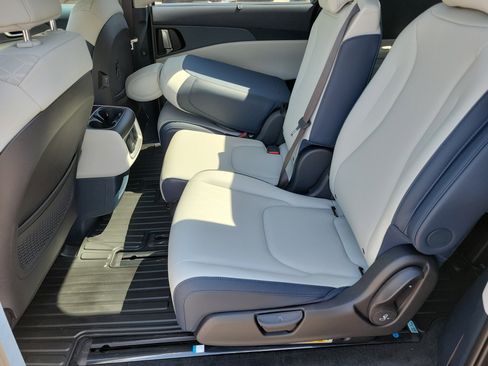 New 2026 Kia Carnival SX FWD image 6