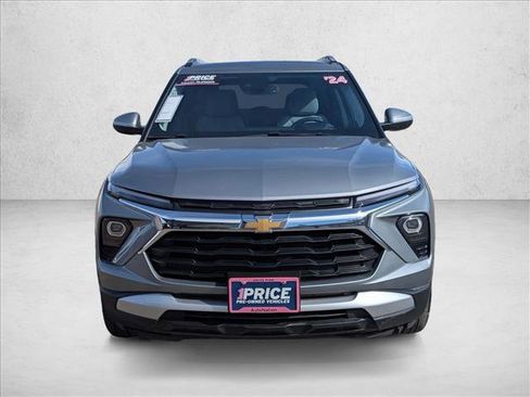 Used 2024 Chevrolet TrailBlazer LT w/ Convenience Package image 2