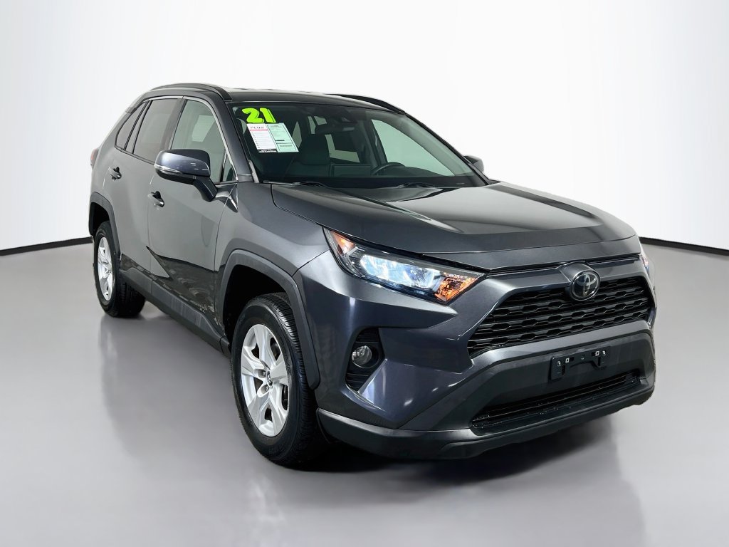 Used 2021 Toyota RAV4 XLE AWD/4WD image 1