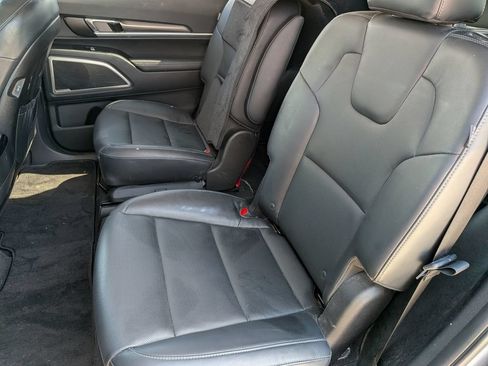 Used 2023 Kia Telluride S FWD image 35