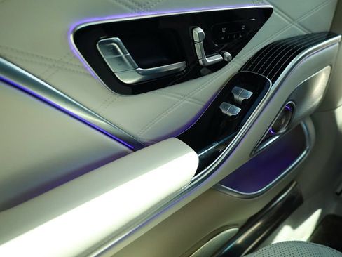 Certified 2024 Mercedes-Benz Maybach S 580 4MATIC image 22