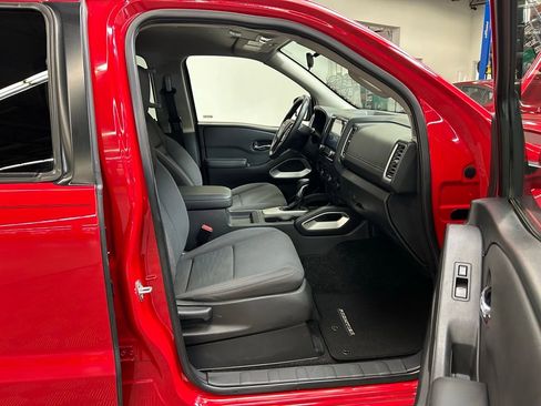 Used 2022 Nissan Frontier SV AWD/4WD image 15