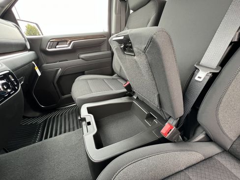 New 2026 GMC Sierra 1500 SLE w/ Preferred Package image 16