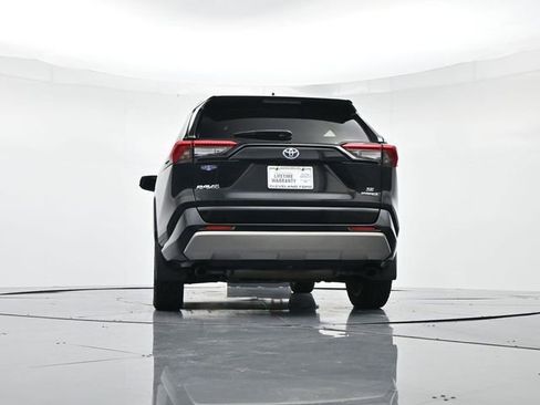 Used 2022 Toyota RAV4 SE image 38