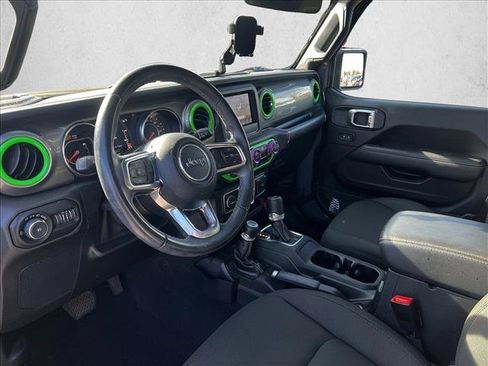 Used 2019 Jeep Wrangler Unlimited Sahara image 9