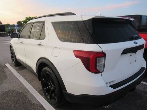 Certified 2022 Ford Explorer ST-Line w/ Class IV Trailer Tow Package RWD image 4