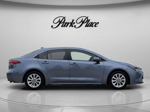 Used 2020 Toyota Corolla XLE FWD image 7