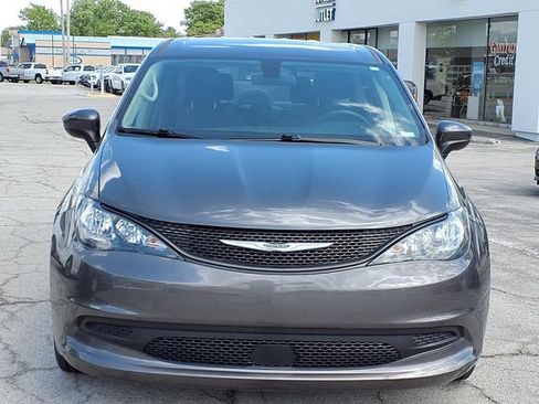 Used 2022 Chrysler Voyager LX FWD image 20
