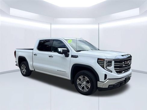 Used 2025 GMC Sierra 1500 SLT RWD image 3