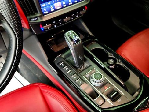 Used 2022 Maserati Levante GT AWD/4WD image 16