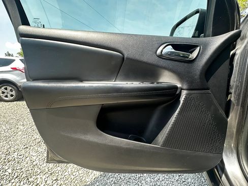 Used 2015 Dodge Journey American Value Package w/ Flexible Seating Group FWD image 20