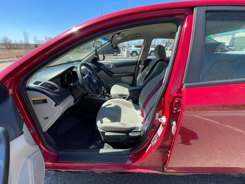 Used 2013 Kia Forte EX image 21
