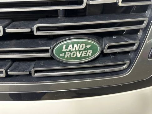 Used 2022 Land Rover Range Rover SE image 9