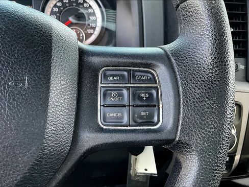 Used 2017 RAM 1500 Express AWD/4WD image 11