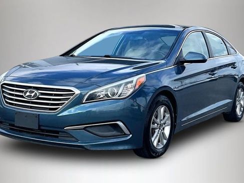 Used 2016 Hyundai Sonata SE image 2