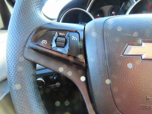 Used 2016 Chevrolet Cruze LS image 27