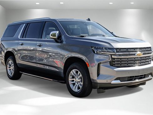 Used 2021 Chevrolet Suburban Premier w/ Premium Package image 8