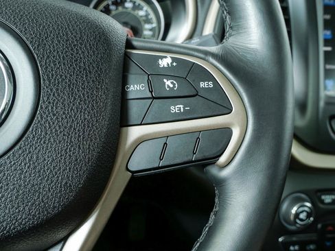 Used 2016 Jeep Cherokee Limited AWD/4WD image 11