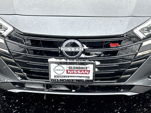 New 2025 Nissan Versa SR w/ Trunk Package image 9