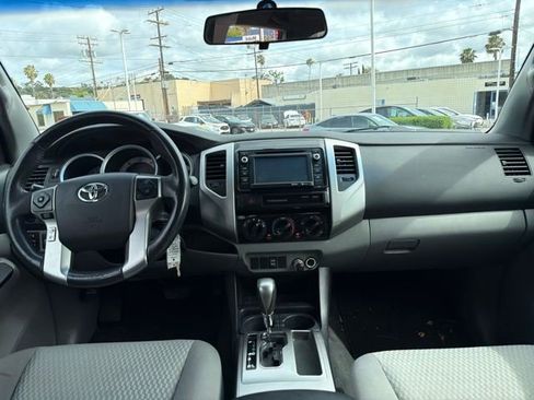 Used 2015 Toyota Tacoma PreRunner w/ SR5 Package RWD image 19