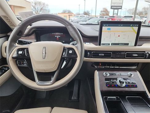 Used 2023 Lincoln Aviator Reserve w/ Equipment Group 201A image 11